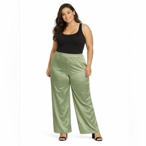💚 NWT! Sage Green Satin Wide Leg Pant